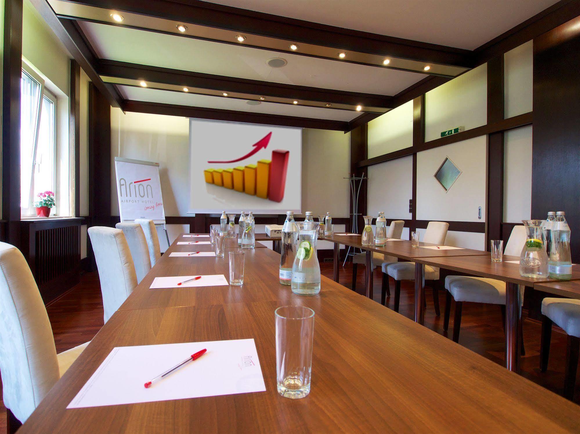 Hotel Arion Airport 4*